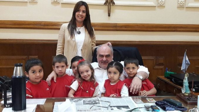 colombi con niños