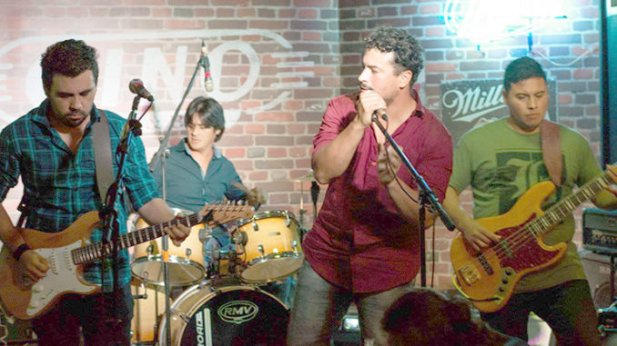 01 FOTO TAPA 2 BANDSTARDOS FAN PAGE