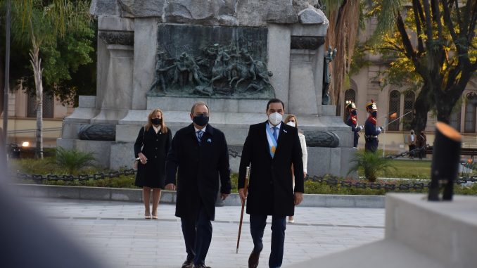 TASSANO Y VALDÉS ACTO 25 DE MAYO