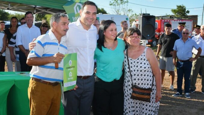 VALDÉS ENTREGA DE VIVIENDAS YAPEYÚ