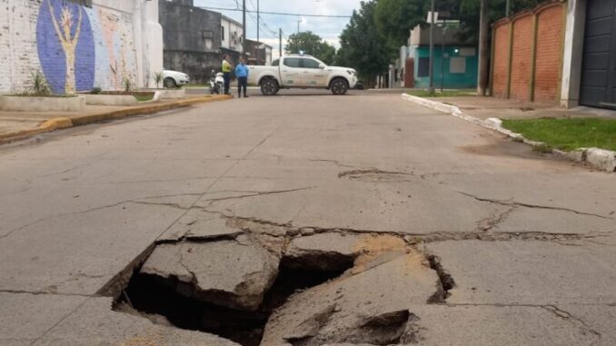 HUNDIMIENTO CALLE GALLINO AL 100